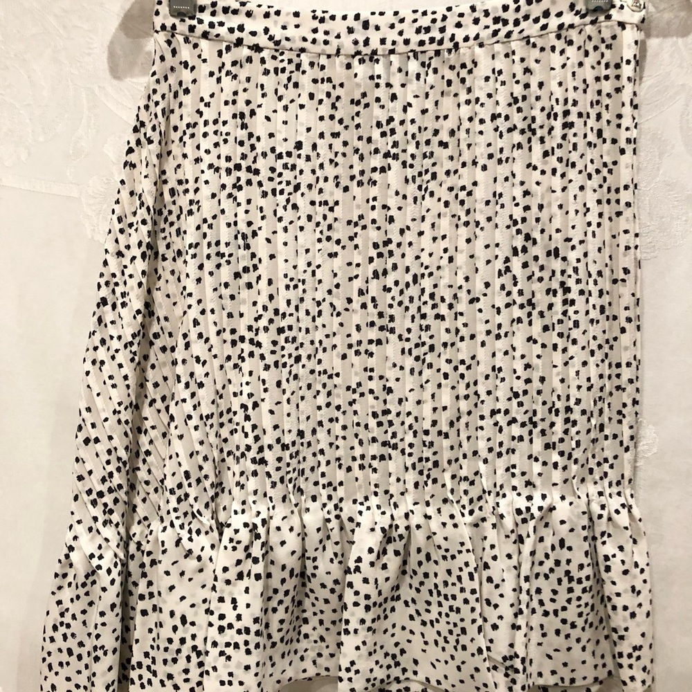 FENDI Ivory & Black Silk Tiny Pleat Ruffle Hem Skirt 40 4 $700